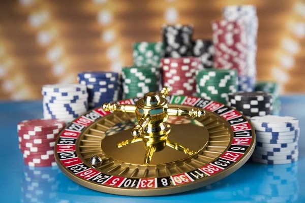 Live dealer table with multiple camera angles