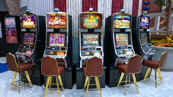 Free spins feature display Free spins round in Treasures Aztec on naga1001 link